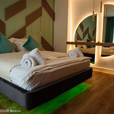 White House Moieciu Hotel Moieciu de Jos Luaran gambar