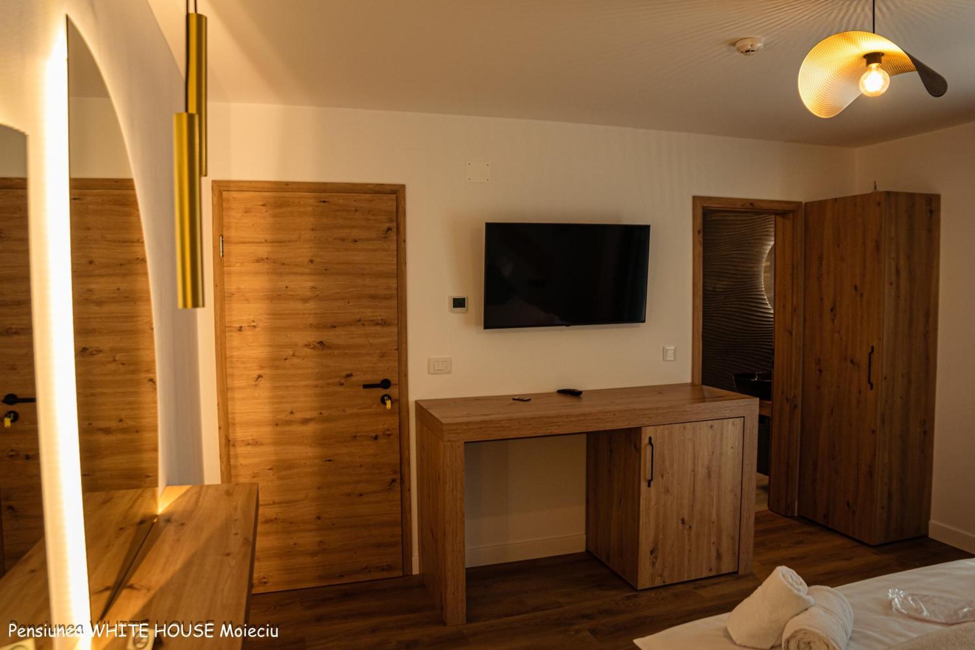 White House Moieciu Hotel Moieciu de Jos Luaran gambar