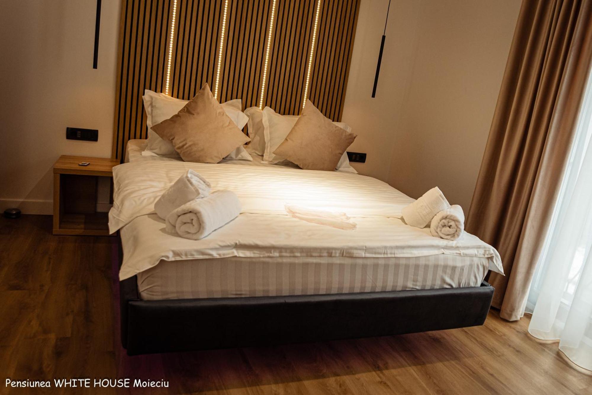 White House Moieciu Hotel Moieciu de Jos Luaran gambar