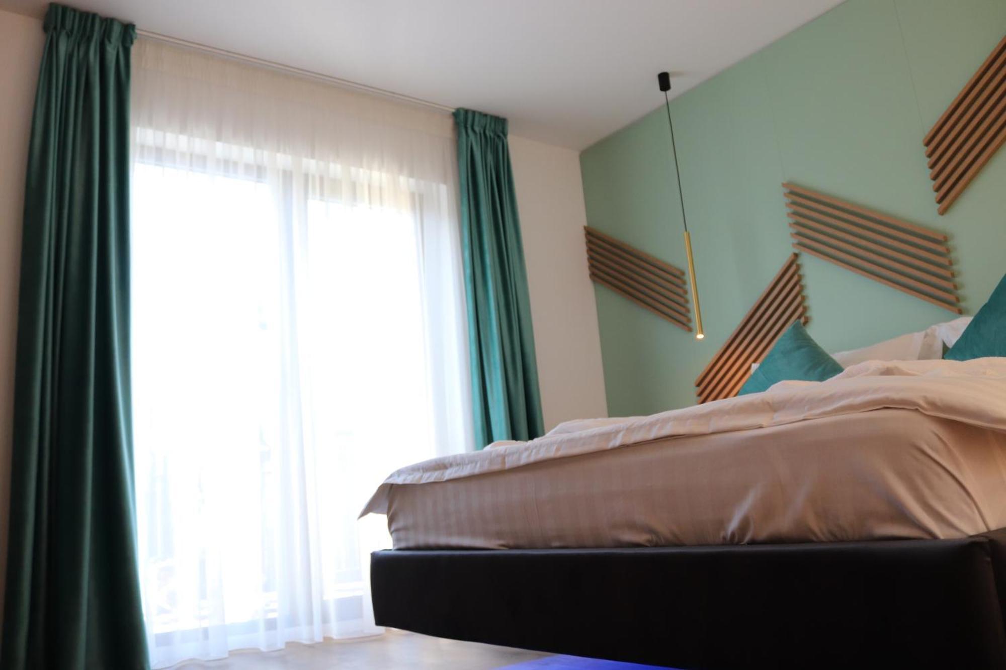 White House Moieciu Hotel Moieciu de Jos Luaran gambar