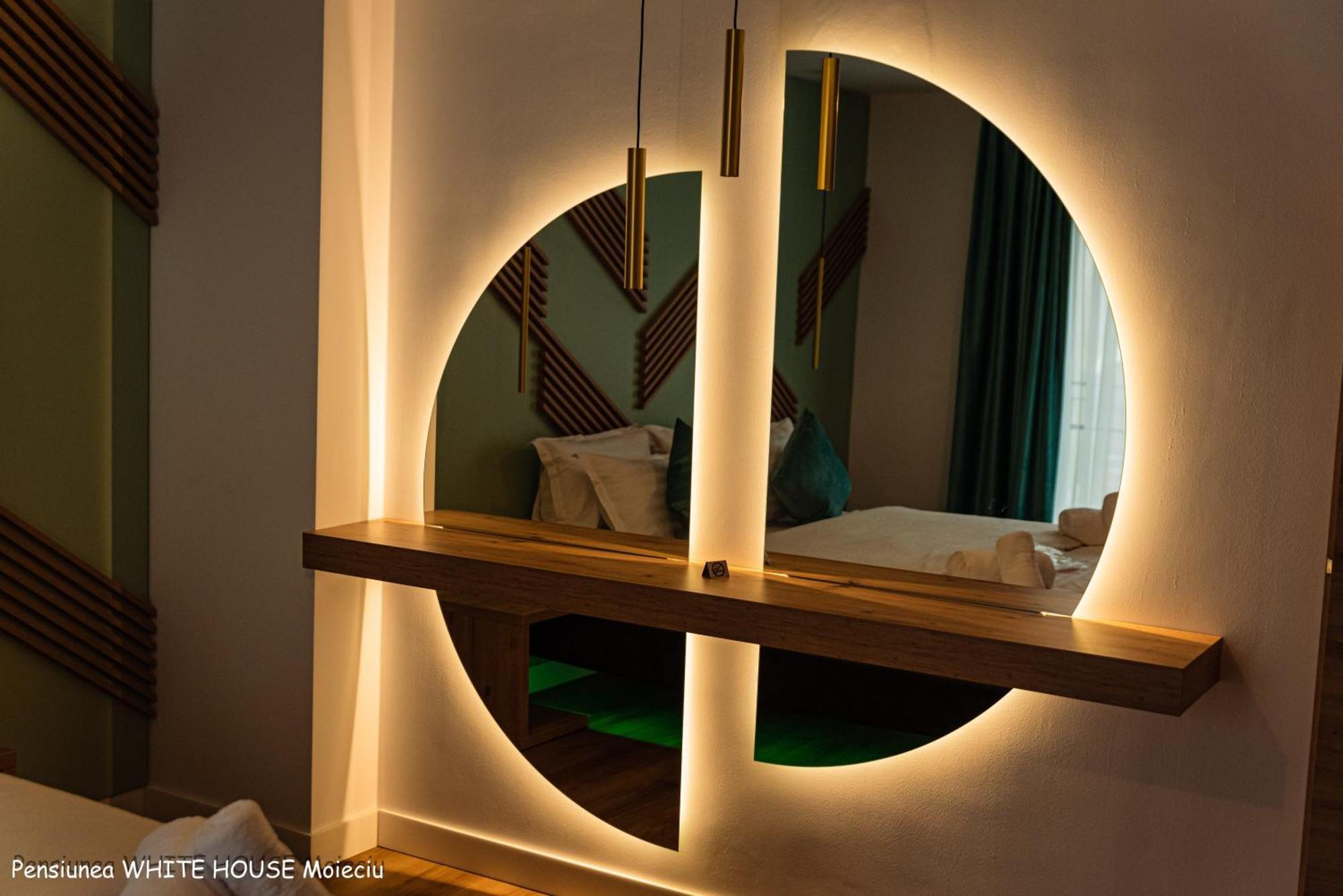 White House Moieciu Hotel Moieciu de Jos Luaran gambar