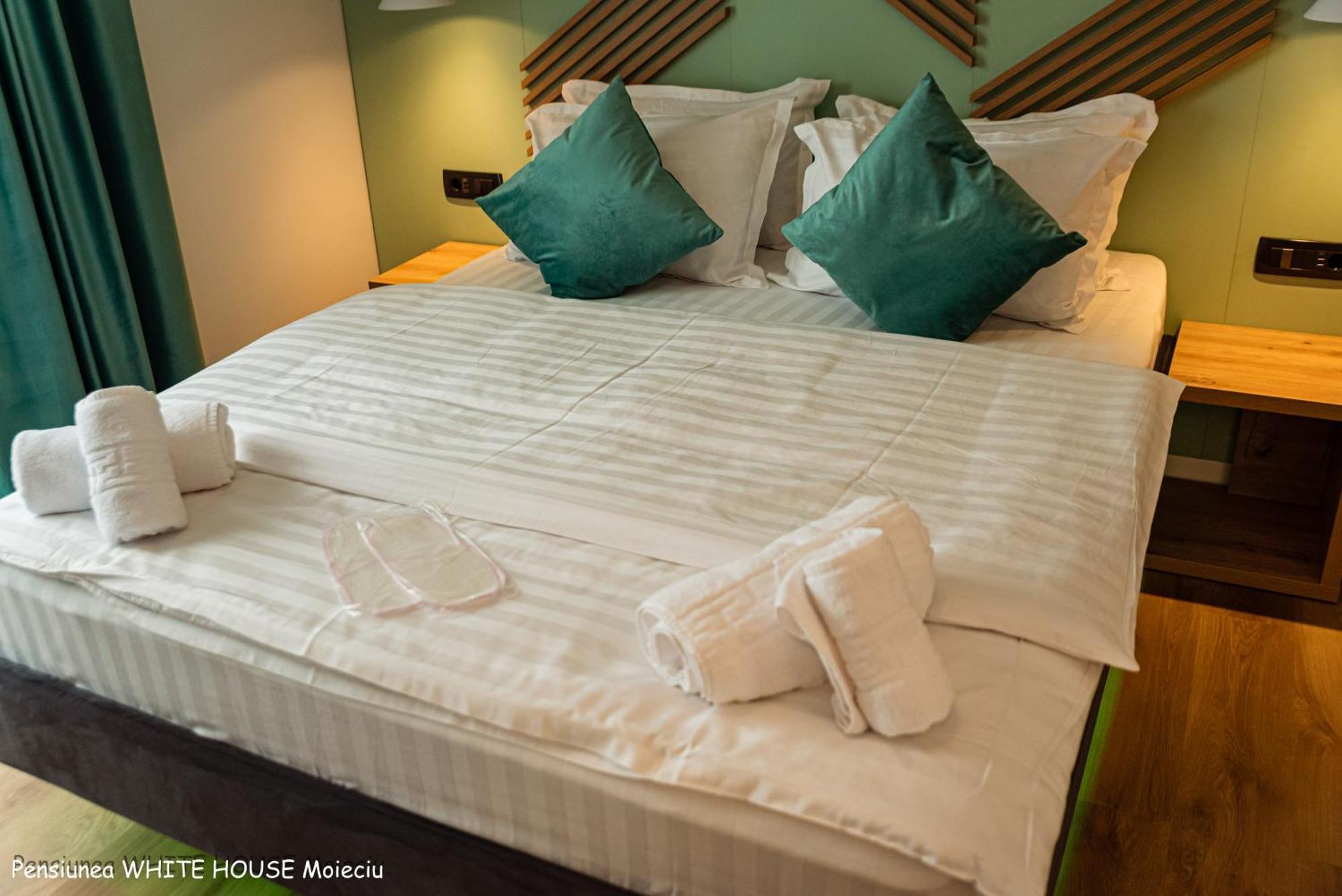 White House Moieciu Hotel Moieciu de Jos Luaran gambar