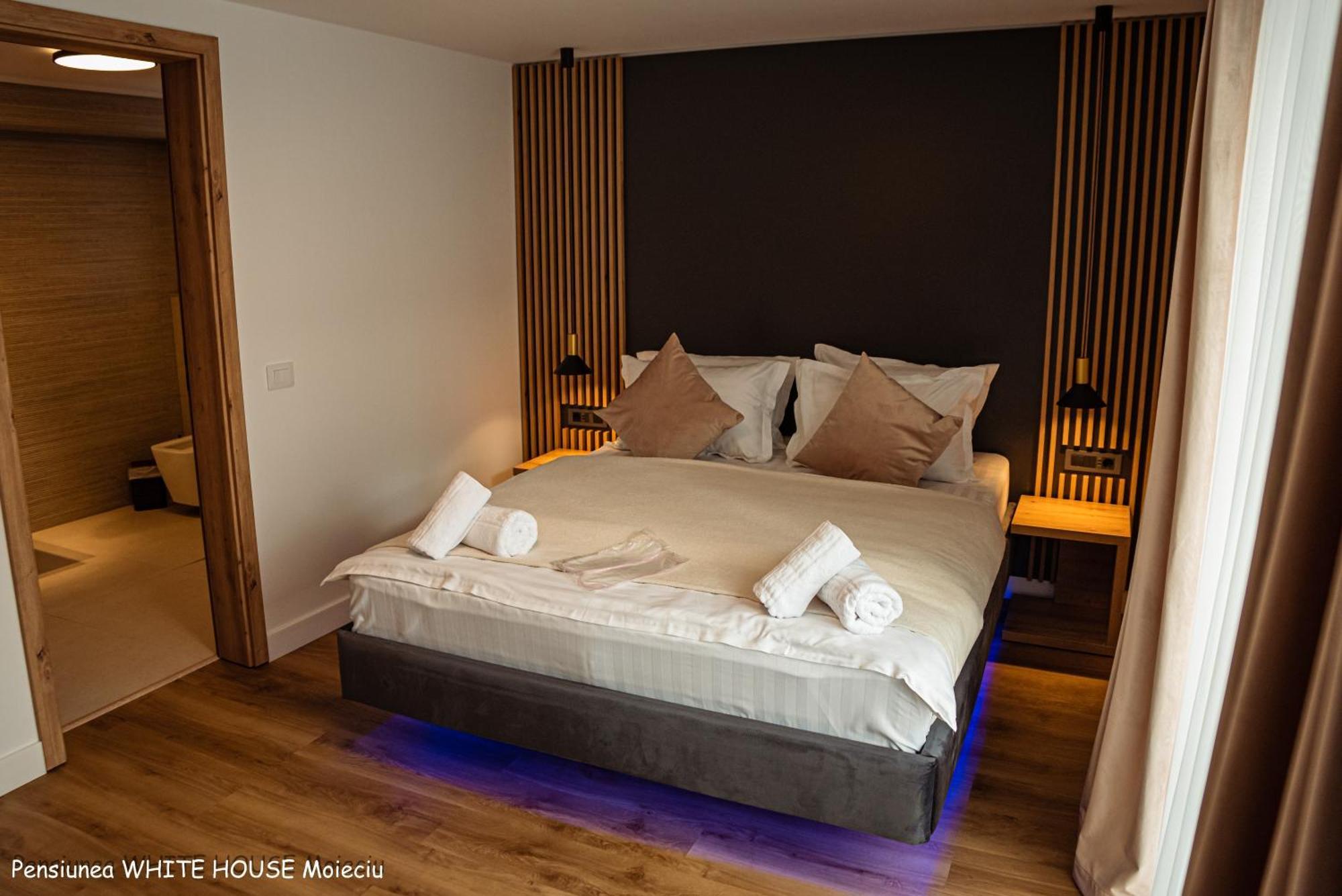 White House Moieciu Hotel Moieciu de Jos Luaran gambar