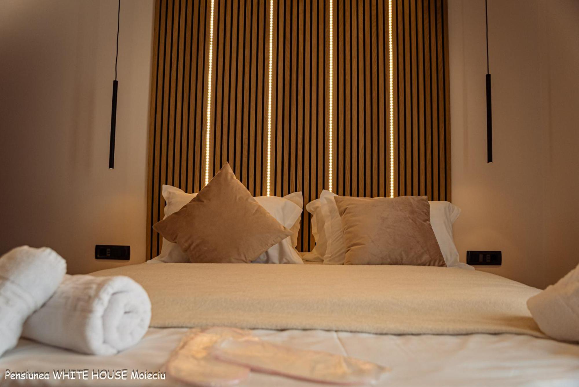 White House Moieciu Hotel Moieciu de Jos Luaran gambar